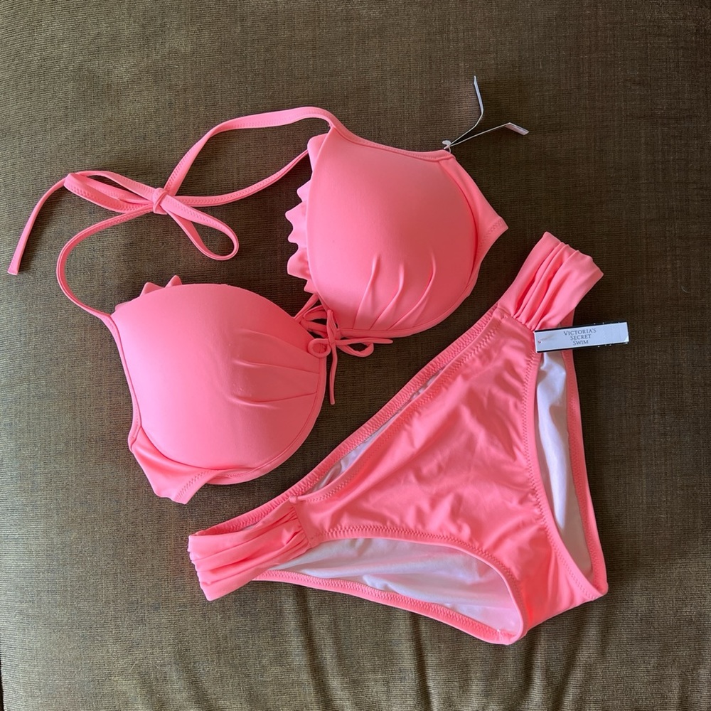 NWT Victoria’s Secret coral ruffle bikini